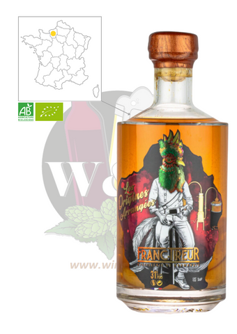 Rhum Arrangé Artisanal Normand - Apricot/ Toasted Almond - Franc-Tireur. This artisanal and organic arranged rum stands out for its balance between fruit and rum, but also for its notes of ripe apricots and toasted almonds.