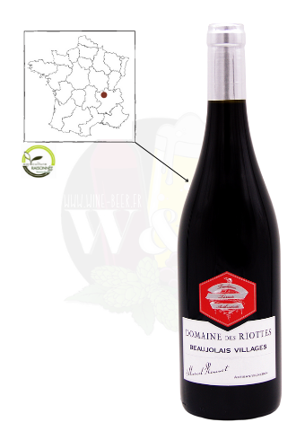 Bouteille d'AOC Beaujolais Villages - Domaine des riottes. C'est un vin rouge élaboré à partir de vieilles vignes de 60ans. Il est léger, souple et harmonieux.