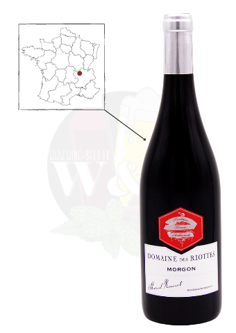 Bouteille d'AOC Morgon - Domaine des Riottes. C'est un vin rouge élaboré à partir de vieilles vignes de 50ans. Il est riche puissant, avec des arômes de fruits mûres à noyaux.