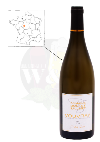 Bouteille de vin blanc sec de l'AOC Vouvray - Domaine Boutet Saulnier. C'est un vin frais et léger, accompagné de notes d'agrumes et de pêche blanche