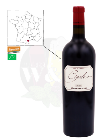Bouteille d'IGP Aude - Cigalus Rouge Gerard BERTRAND. C'est un vin rouge  Intense, d’une grande complexité aromatique : fruits noirs confiturés, épices, réglisse, humus et truffe.
